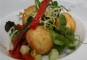 Salade van gefrituurde geitenkaas