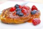Wentelteefjes met saus van roodfruit