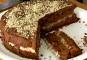 Chocolade taart met romige notenvulling