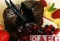 Gestoomde chocoladecake met rood fruit