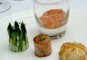 Aan tafel gerookte zalm
