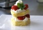 Aardbeien torentje met cake