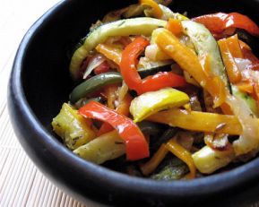 Gegrilde groenten salade
