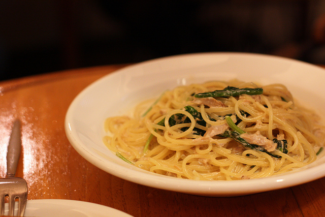 Spaghetti met spinazie en tonijn
